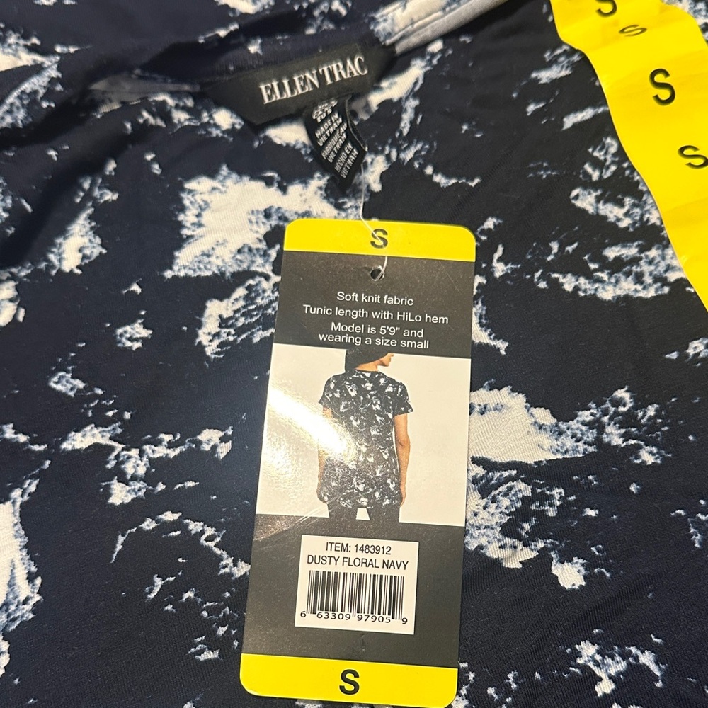 Ellen Tracy Blue and White Patterned Tunic - Picture 2 of 4